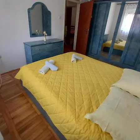 Apartment Apartman Ana *